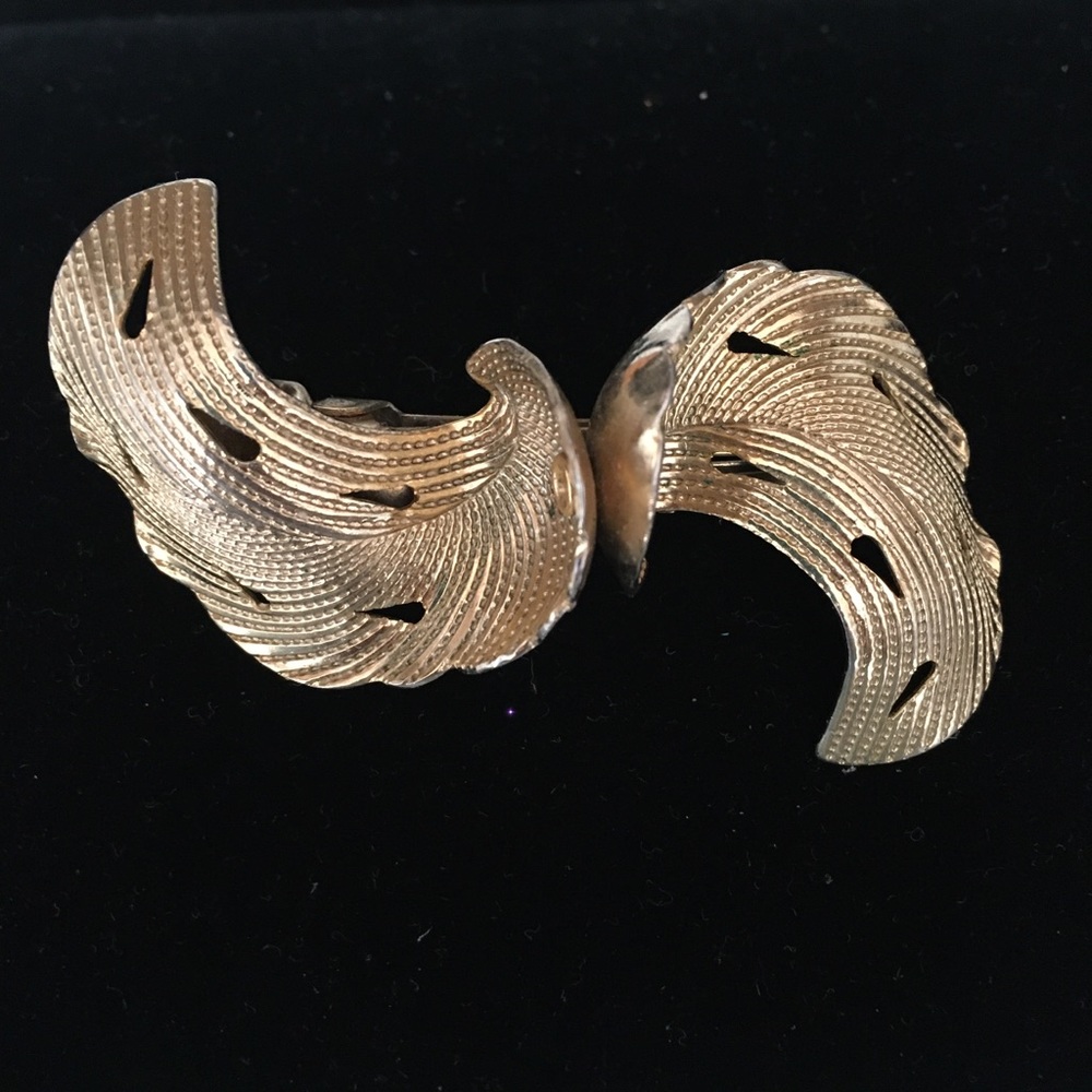 Vintage gold tone‎ Bow hair clip